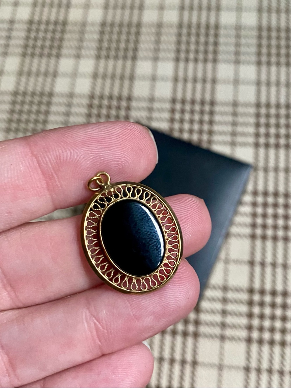 Gold-Tone Black Oval Pendant Necklace - Elegant Women’s Jewelry